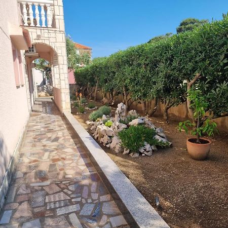 Apartmani Nena Povljana Luaran gambar
